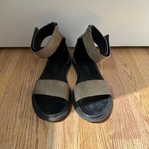 Common Projects Women’s Leather Ankle Strap Sandal Size 37